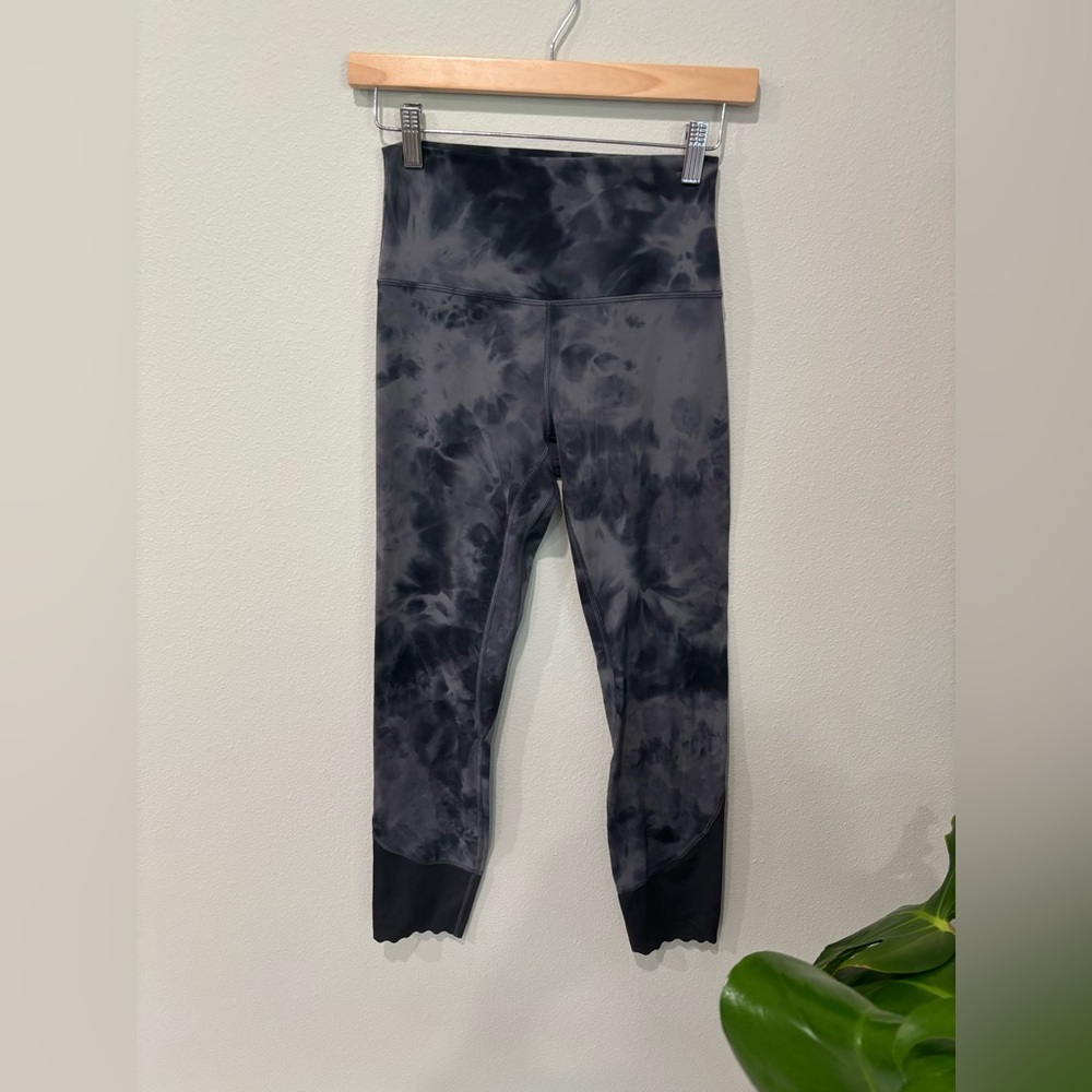 Lululemon Athletica | Align High Rise 25” Scalloped Hem | Size 6